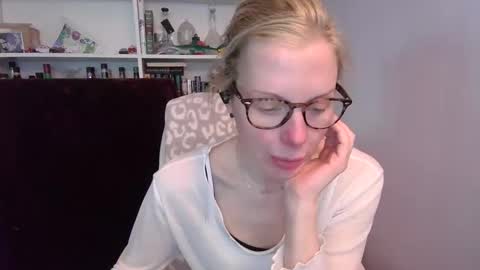 holly_bourbon online show from February 2026 07:48:01 PM