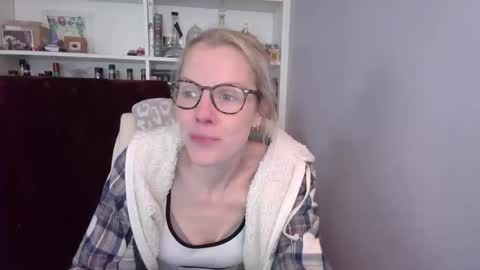 holly_bourbon online show from March 2026 06:46:02 PM