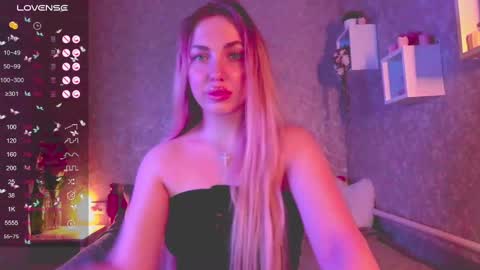 holly_molly8 online show from January 2025 06:06:02 PM