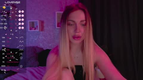 holly_molly8 online show from February 2025 11:15:02 PM