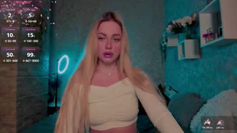 holly_molly8 online show from October 2025 05:03:01 PM