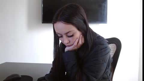 Snapshot of holly_rose69 chatting on February 2026 09:01:01 PM Holly online show from February 2026 09:01:01 PM