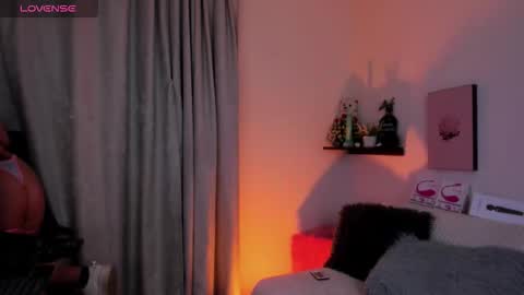 Snapshot of holly_rose69 chatting on March 2026 01:31:02 AM Holly online show from March 2026 01:31:02 AM