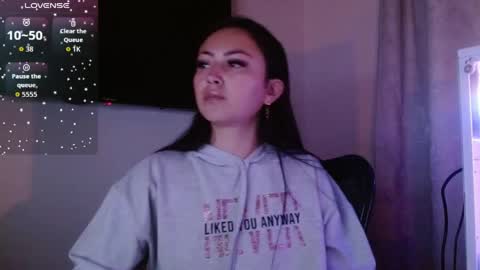 Holly online show from April 2026 05:21:02 AM