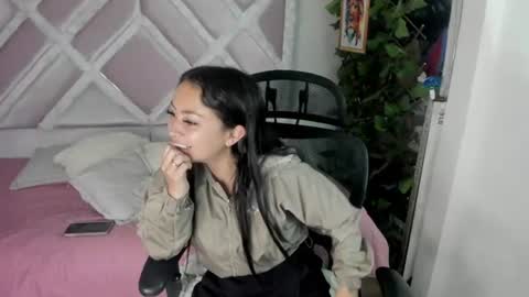 Holly online show from June 2026 07:35:02 PM