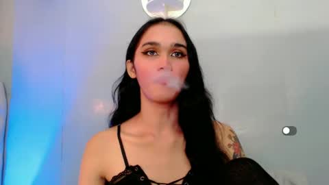 Snapshot of holly_sunshine69 chatting on January 2025 09:30:02 AM Apple online show from January 2025 09:30:02 AM