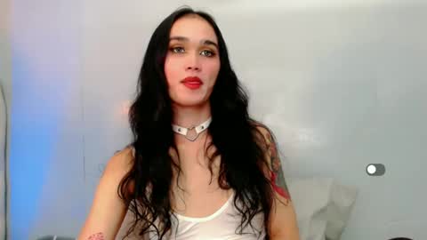 Snapshot of holly_sunshine69 chatting on January 2025 09:29:01 AM Apple online show from January 2025 09:29:01 AM