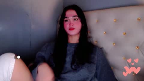 Snapshot of holly_sunshine69 chatting on May 2026 05:42:02 PM Apple online show from May 2026 05:42:02 PM
