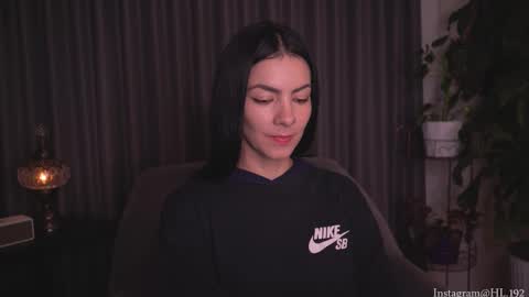 Holly Linder online show from September 2025 02:57:01 AM