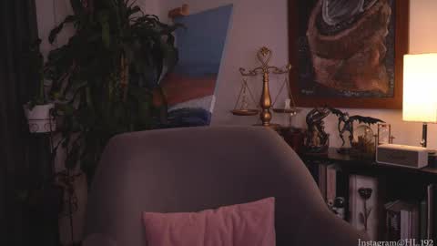 Holly Linder online show from September 2025 02:04:01 AM