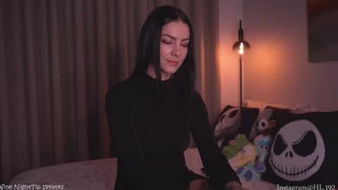 Holly Linder online show from October 2025 02:20:01 AM