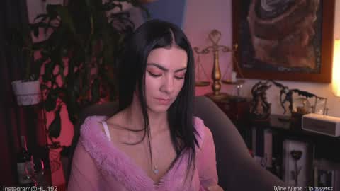 Holly Linder online show from May 2026 02:17:01 AM