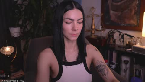 Holly Linder online show from May 2026 01:14:01 AM