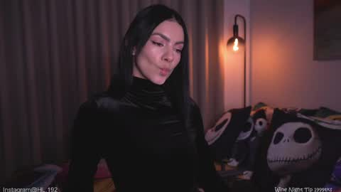 Holly Linder online show from June 2026 01:43:02 AM
