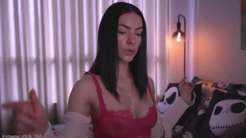 Holly Linder online show from June 2026 07:39:01 PM