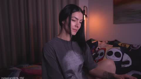 Holly Linder online show from June 2026 02:53:01 AM