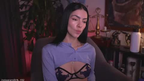 Holly Linder online show from June 2026 01:47:02 AM
