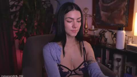 Holly Linder online show from June 2026 02:24:02 AM