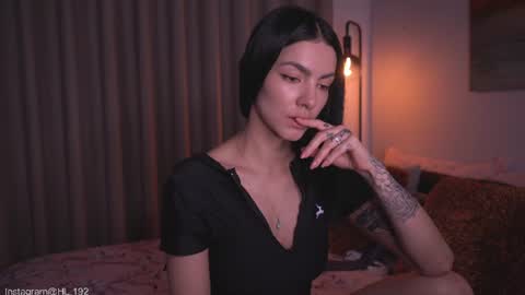 Holly Linder online show from June 2026 05:12:01 AM