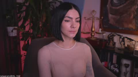 Holly Linder online show from July 2026 02:15:02 AM