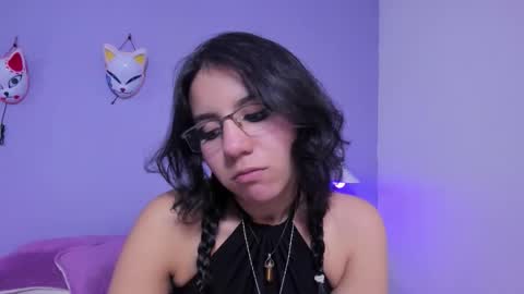 hollypeach_ online show from November 2025 03:39:01 PM