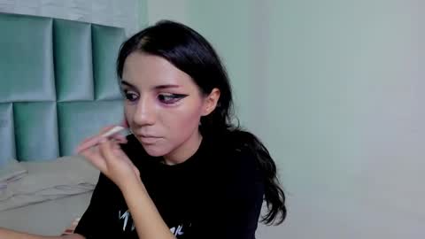 hollypeach_ online show from April 2026 08:37:01 PM