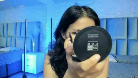 hollypeach_ online show from May 2026 07:55:02 PM