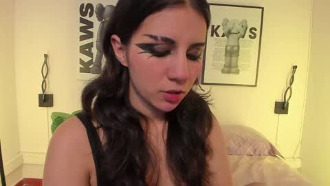 hollypeach_ online show from June 2026 07:42:01 PM
