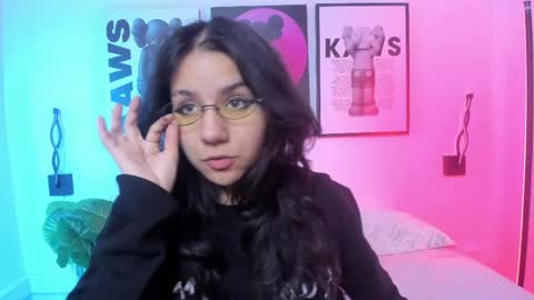 hollypeach_ online show from June 2026 03:16:02 PM