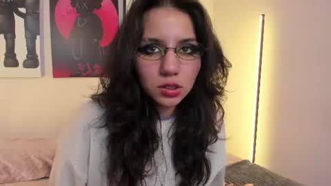 hollypeach_ online show from June 2026 07:46:01 PM