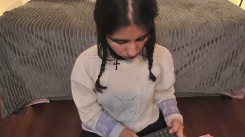 hollypeach_ online show from June 2026 12:32:02 AM