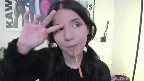 hollypeach_ online show from June 2026 07:27:02 PM