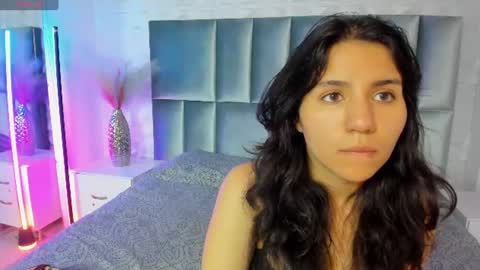 hollypeach_ online show from July 2026 07:38:02 PM
