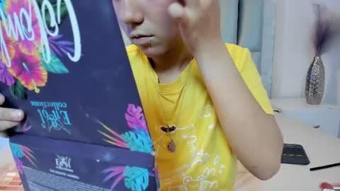 hollypeach_ online show from July 2026 07:38:01 PM