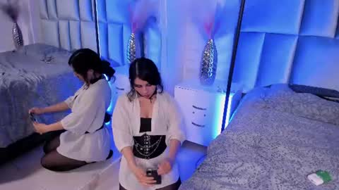 hollypeach_ online show from July 2026 08:14:01 PM