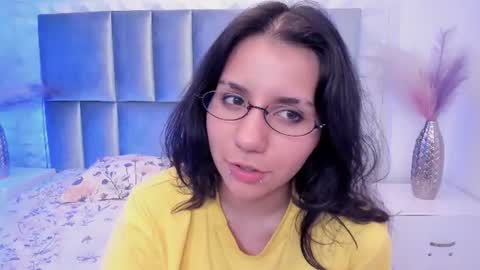 hollypeach_ online show from July 2026 09:03:02 PM