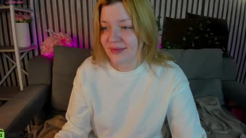Holly online show from April 2026 01:11:02 AM