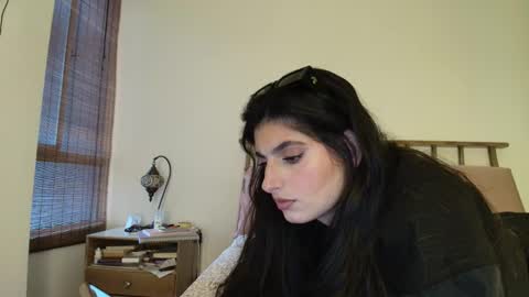Snapshot of hollyshit_ chatting on March 2026 10:27:01 PM hollyshit_ online show from March 2026 10:27:01 PM