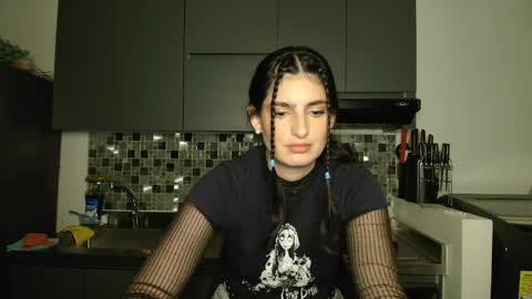 Snapshot of hollyshit_ chatting on April 2026 11:52:02 PM hollyshit_ online show from April 2026 11:52:02 PM