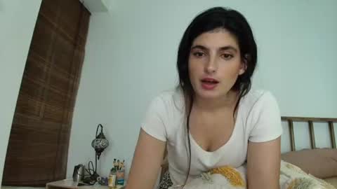 hollyshit_ online show from June 2026 01:09:01 AM