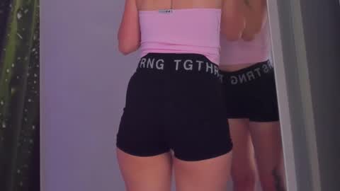 Snapshot of hollytaillor chatting on October 2025 05:47:02 AM HollyTaillor online show from October 2025 05:47:02 AM