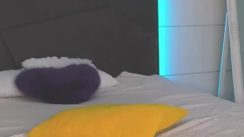 Snapshot of hollytaillor chatting on November 2025 02:17:01 PM HollyTaillor online show from November 2025 02:17:01 PM