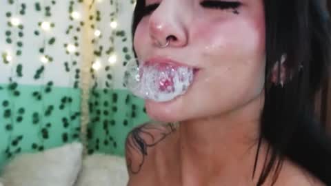 holly online show from January 2025 02:40:01 AM