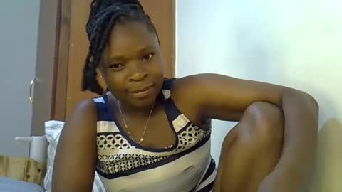 holy_ebony online show from May 2026 10:48:01 PM