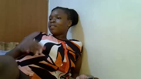 holy_ebony online show from May 2026 01:38:01 PM