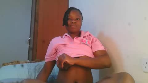 holy_ebony online show from May 2026 09:01:01 PM