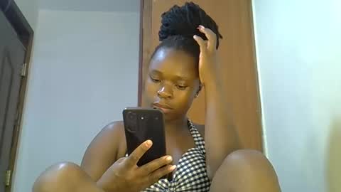 holy_ebony online show from May 2026 03:02:01 AM