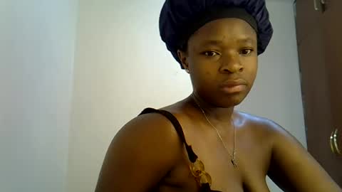 holy_ebony online show from June 2026 11:13:01 AM