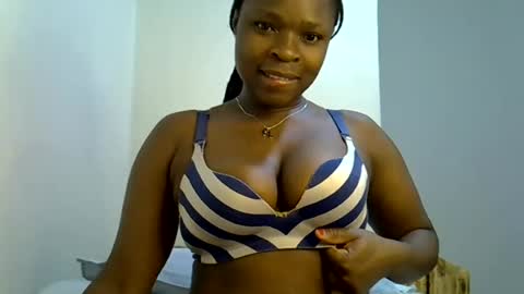 holy_ebony online show from July 2026 06:39:02 PM