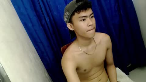 Snapshot of holy_fucker21 chatting on October 2025 07:25:01 AM Jayjay online show from October 2025 07:25:01 AM